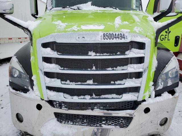 2020 Freightliner Cascadia 126