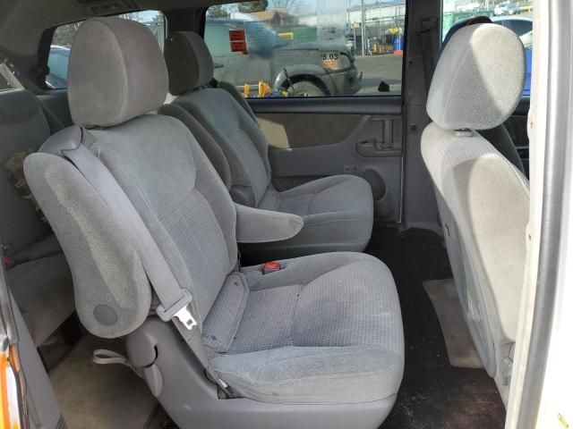 2010 Toyota Sienna CE