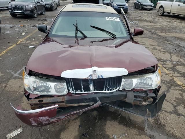 2001 Lincoln Town Car Signature