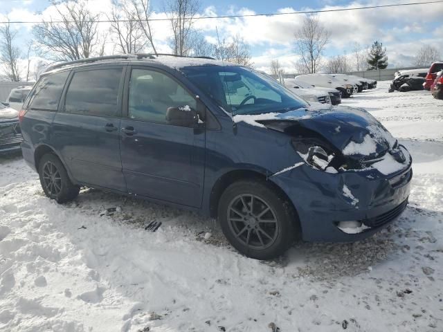 2004 Toyota Sienna LE