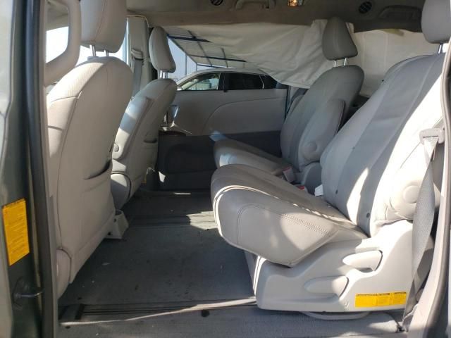 2014 Toyota Sienna XLE