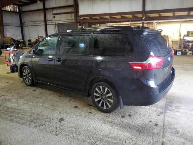 2020 Toyota Sienna LE