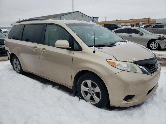 2013 Toyota Sienna LE