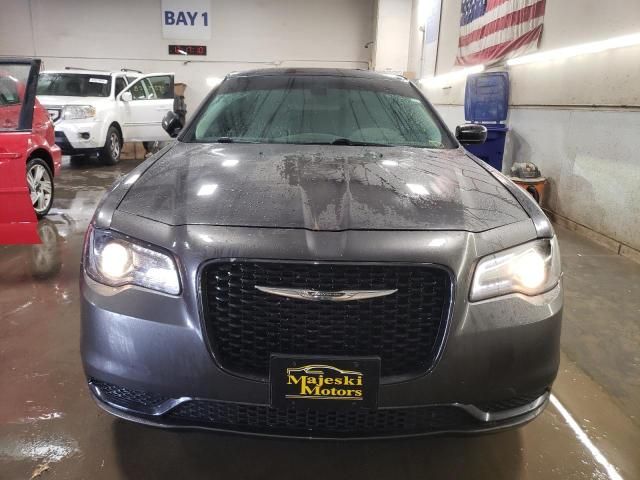 2019 Chrysler 300 Touring