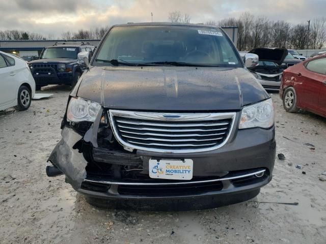 2014 Chrysler Town & Country Touring L