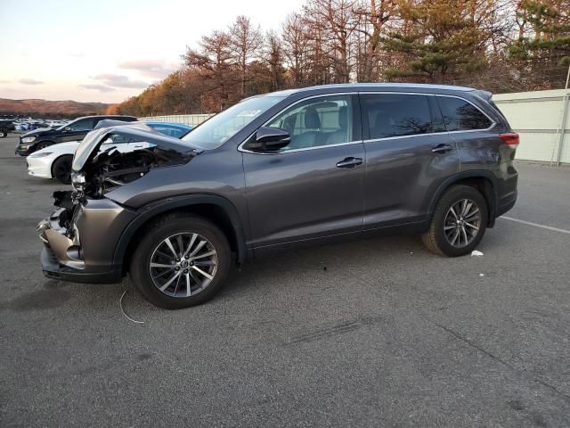 2017 Toyota Highlander SE