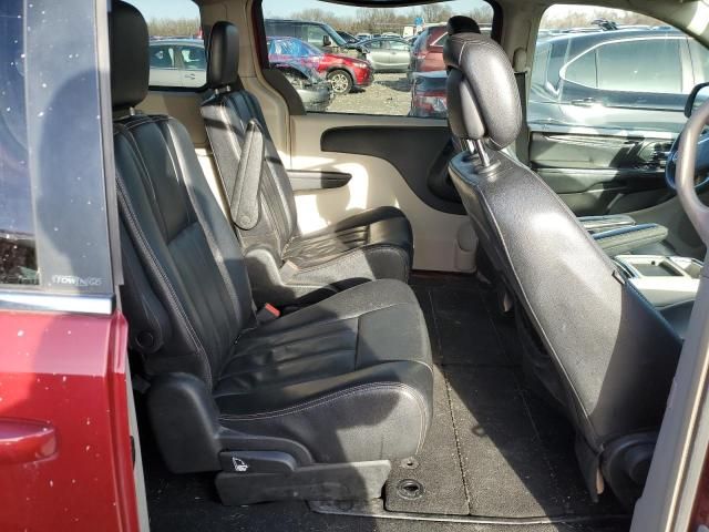 2013 Chrysler Town & Country Touring