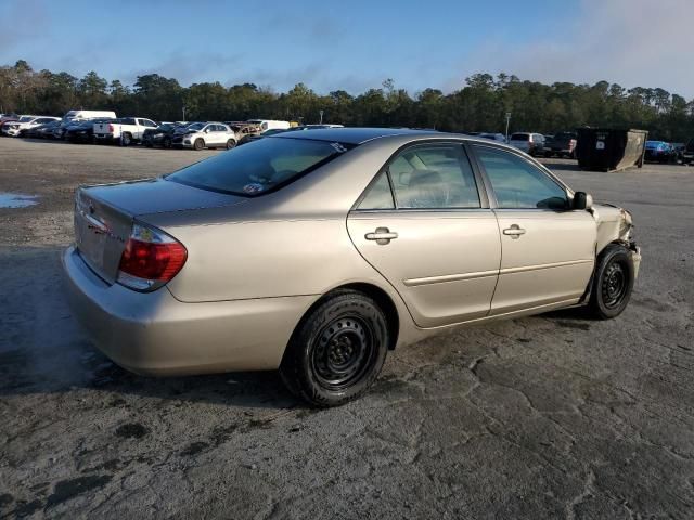 2005 Toyota Camry LE