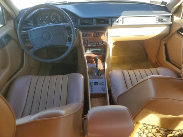 1986 Mercedes-Benz 300 E