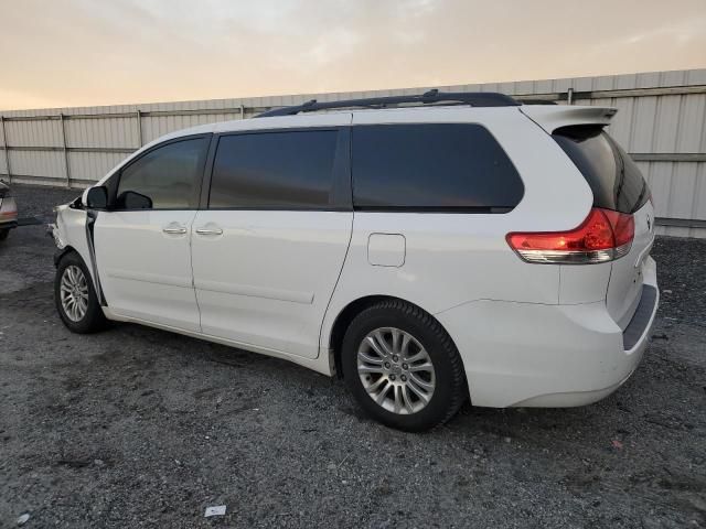 2013 Toyota Sienna XLE