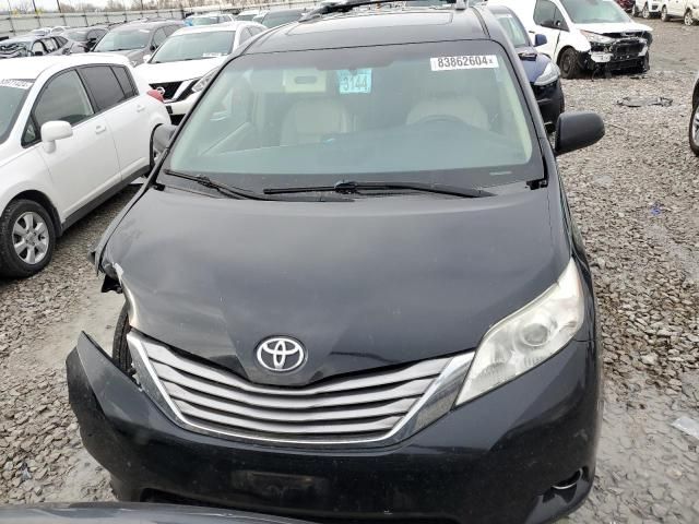 2016 Toyota Sienna XLE