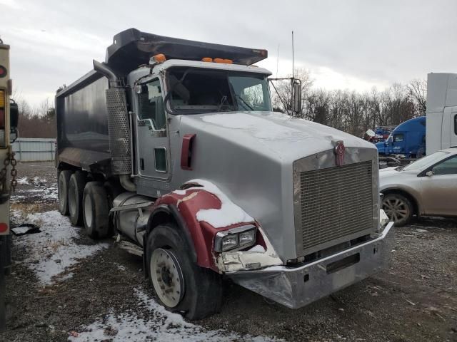 2003 Kenworth Construction T800