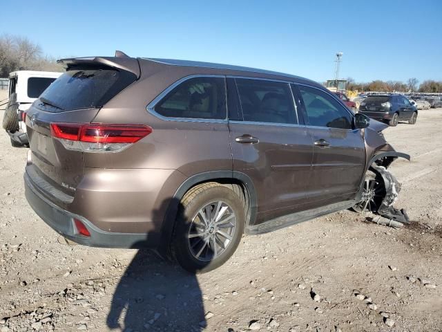 2017 Toyota Highlander SE