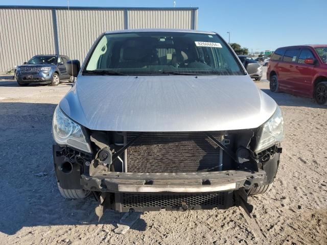 2010 Volkswagen Routan S