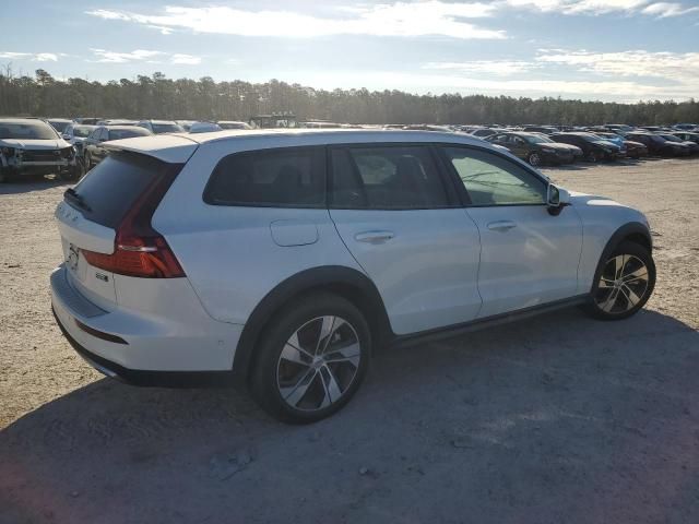 2024 Volvo V60 Cross Country Plus