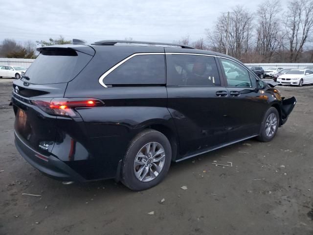 2023 Toyota Sienna LE