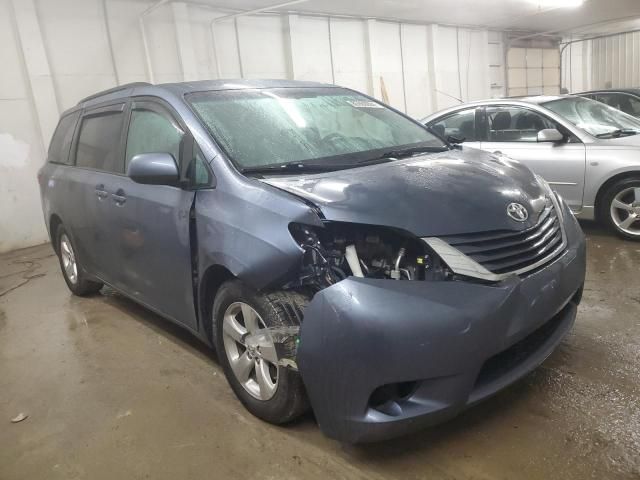 2015 Toyota Sienna LE