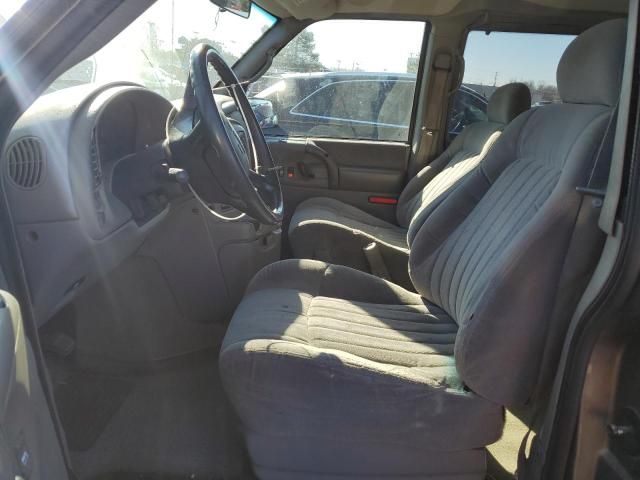 2003 GMC Safari XT