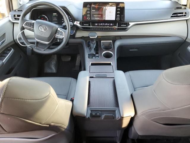 2021 Toyota Sienna XLE