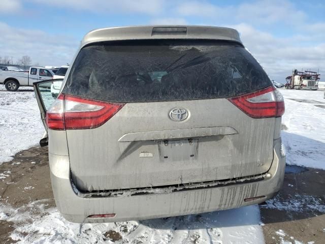 2017 Toyota Sienna LE