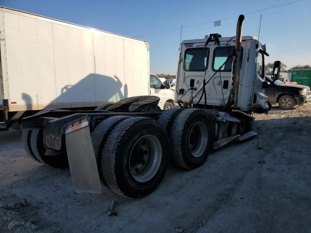 2016 Freightliner Cascadia 113