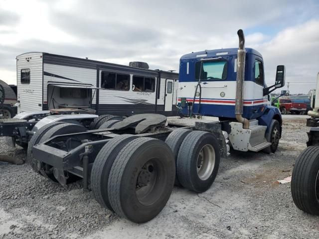 2017 Peterbilt 579