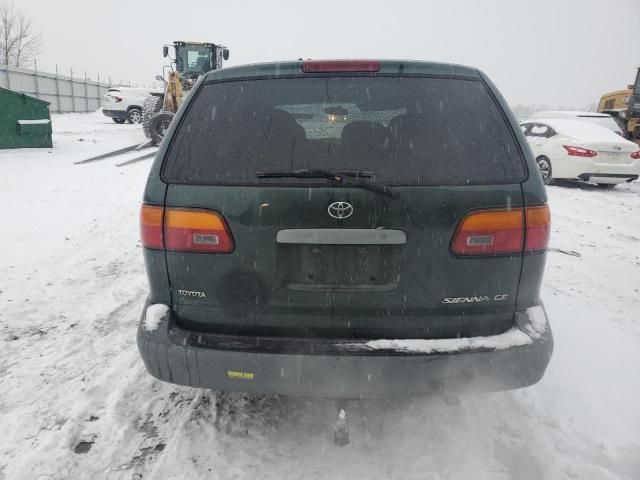 2000 Toyota Sienna CE