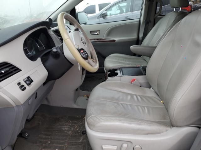 2013 Toyota Sienna XLE