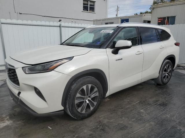 2021 Toyota Highlander Hybrid XLE