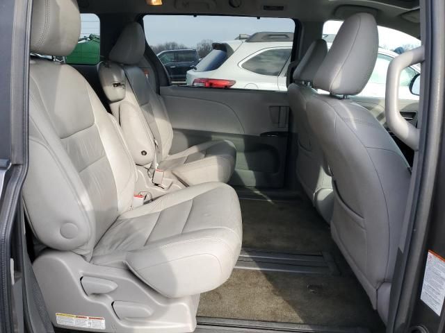 2016 Toyota Sienna XLE