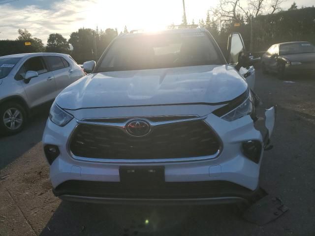 2023 Toyota Highlander L