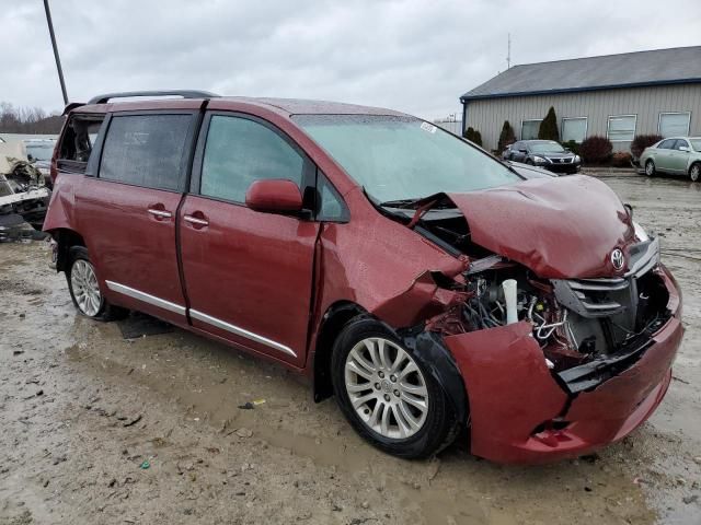 2017 Toyota Sienna XLE