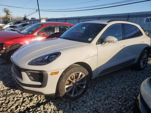 2022 Porsche Macan