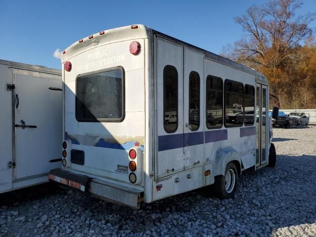 2011 Ford Econoline E350 Super Duty Cutaway Van