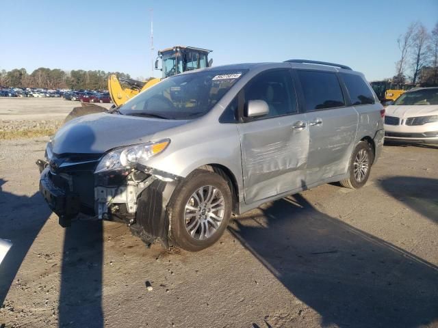 2020 Toyota Sienna XLE