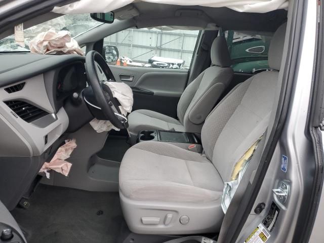 2017 Toyota Sienna LE