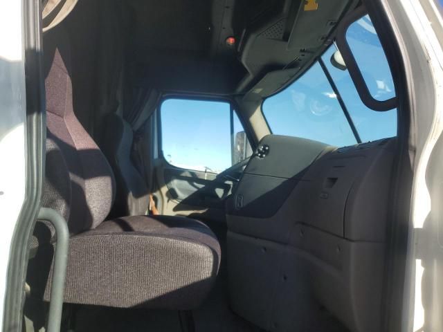 2018 Freightliner Cascadia 113