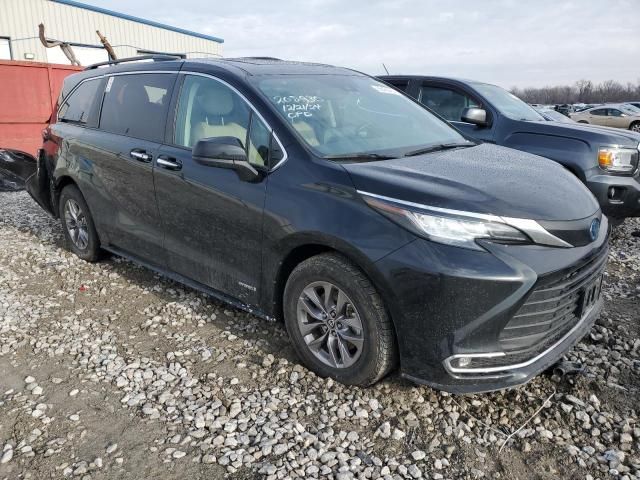 2021 Toyota Sienna XLE