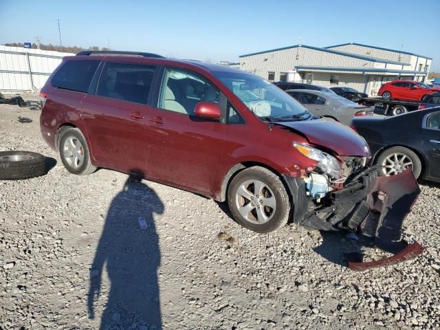 2013 Toyota Sienna LE