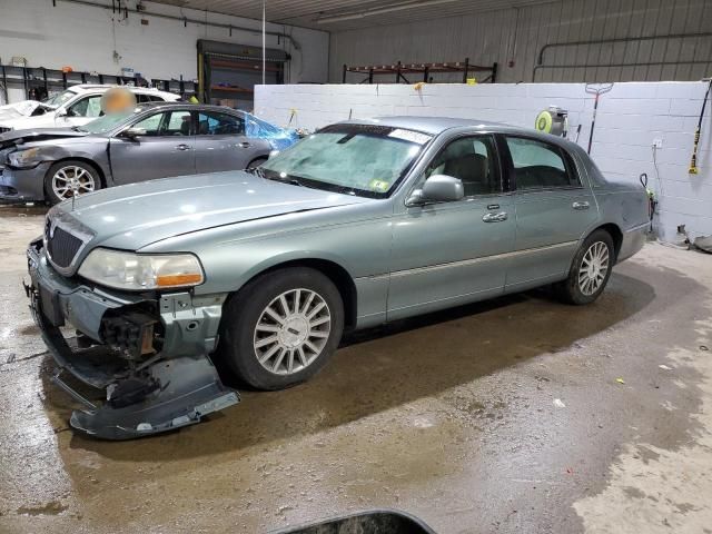 2003 Lincoln Town Car Signature