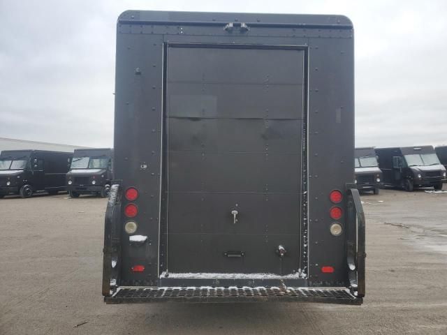 2009 Freightliner Chassis M Line WALK-IN Van