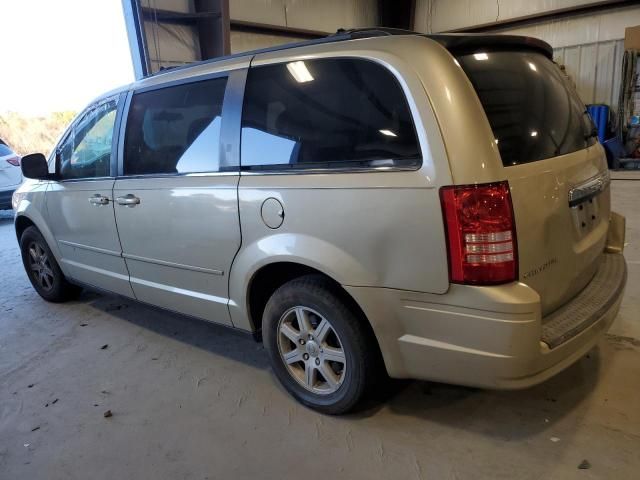 2010 Chrysler Town & Country LX