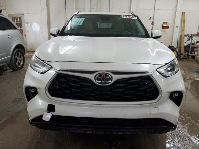 2021 Toyota Highlander XLE