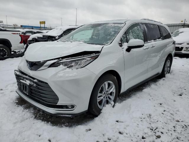 2022 Toyota Sienna Limited