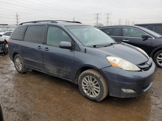 2010 Toyota Sienna XLE