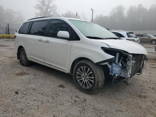 2020 Toyota Sienna XLE