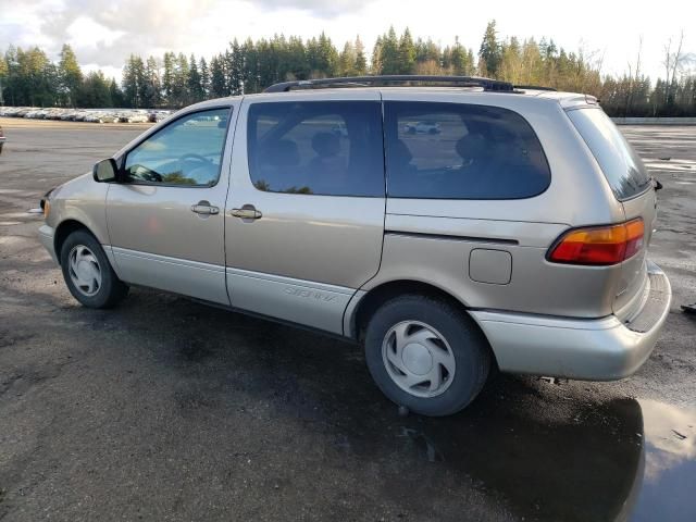 2000 Toyota Sienna LE