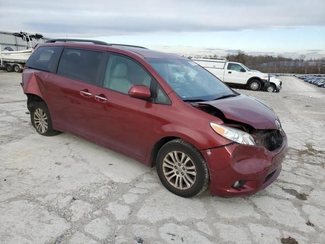 2016 Toyota Sienna XLE