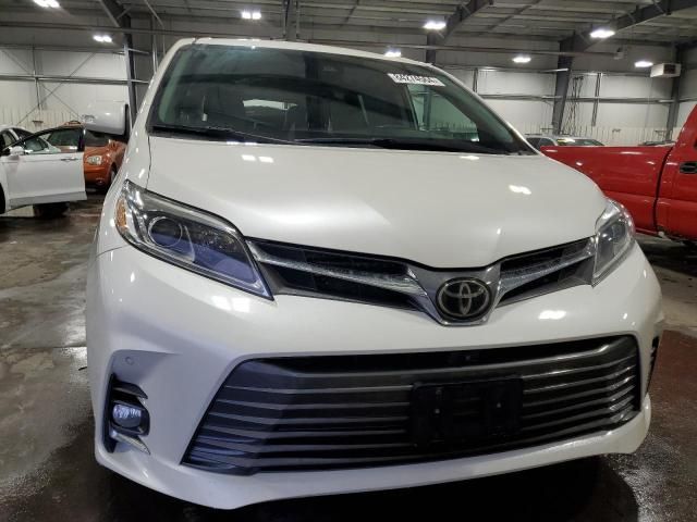 2019 Toyota Sienna XLE