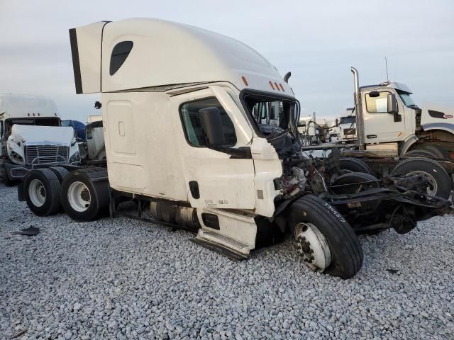 2021 Freightliner Cascadia 126